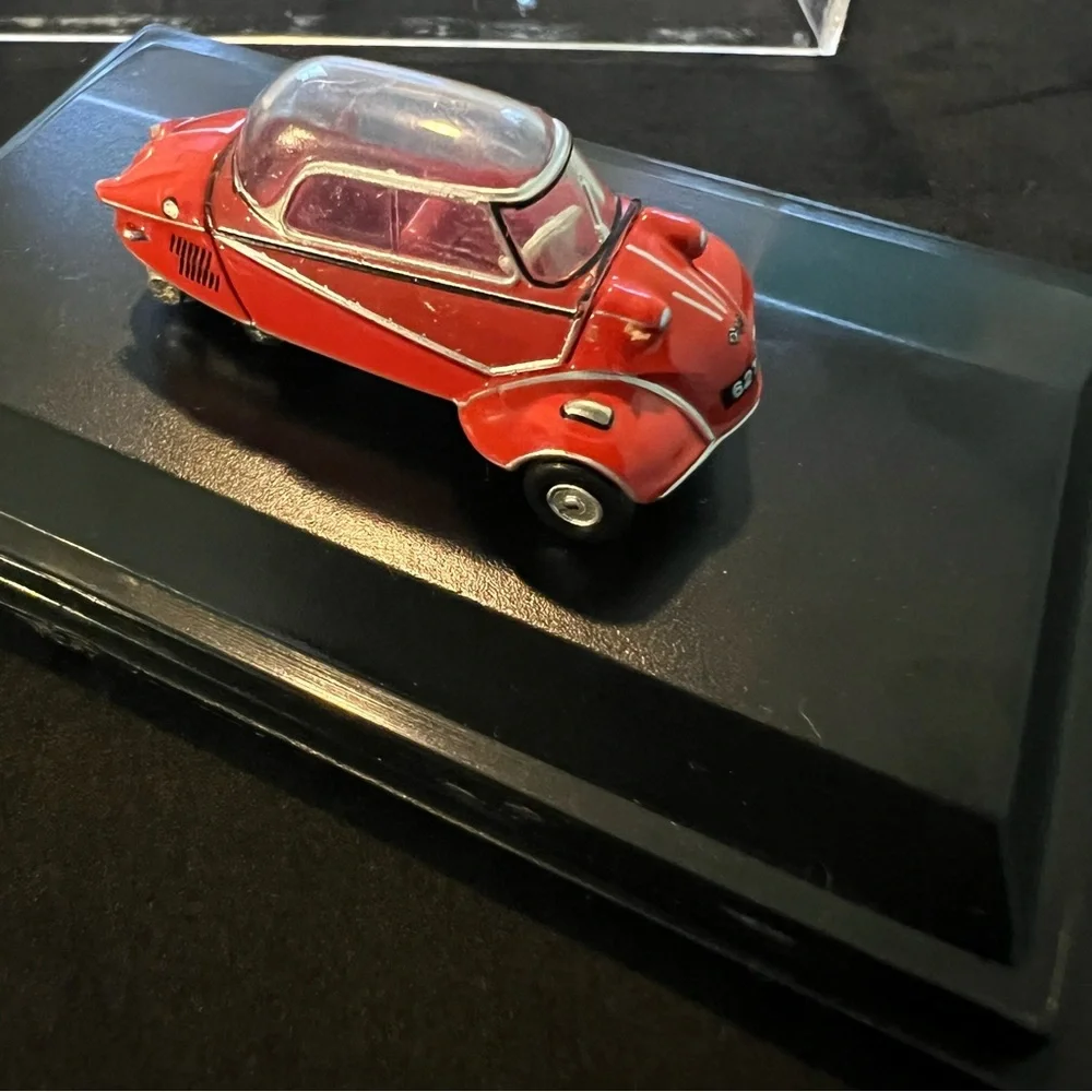 BMW Isetta Red Diecast Oxford Diecast Model Car